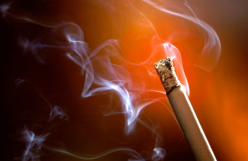 Sigara Dumanı ve İnme - Felç Riski